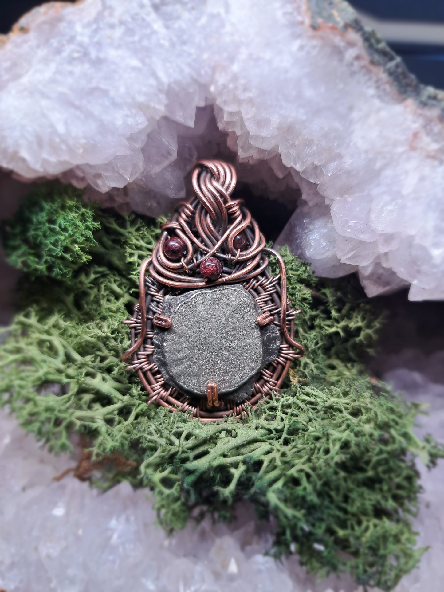 Markasit/Pyrit & Granat in Kupfer "Sonnenfunken"