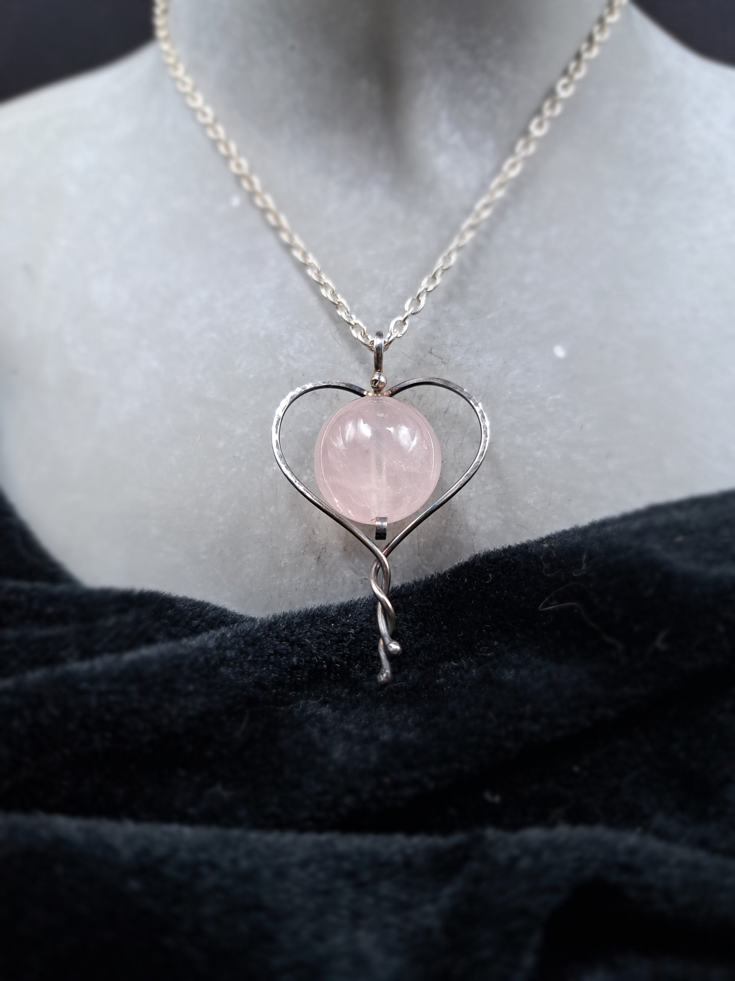 Rosenquarz "Herz aus Rosen" 1