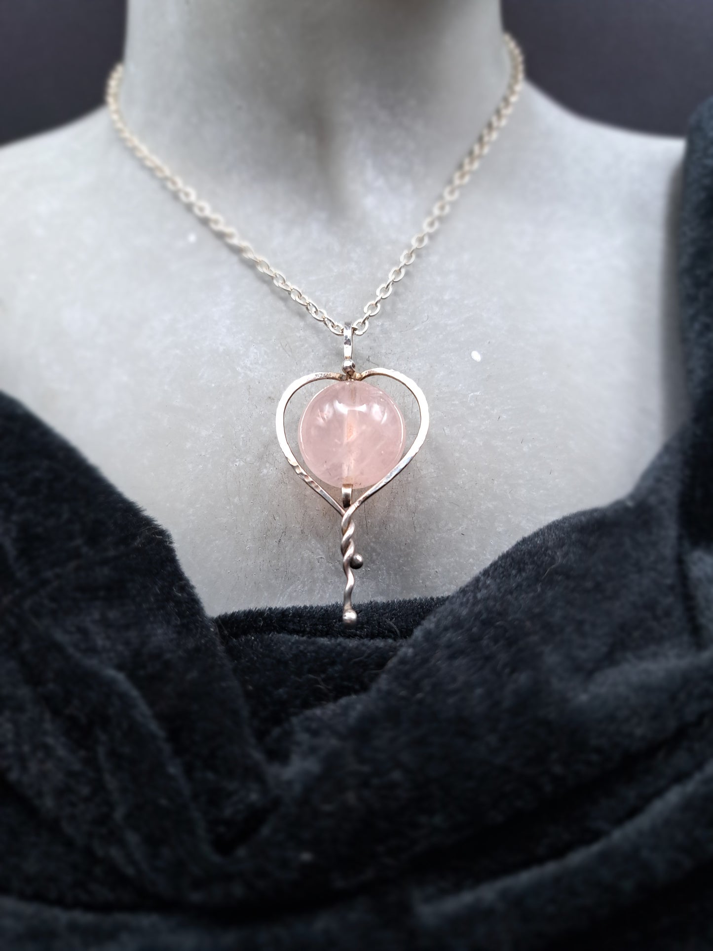 Rosenquarz "Herz aus Rosen" 3