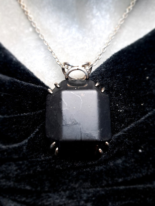 Schungit Anhänger "Silver Claws"