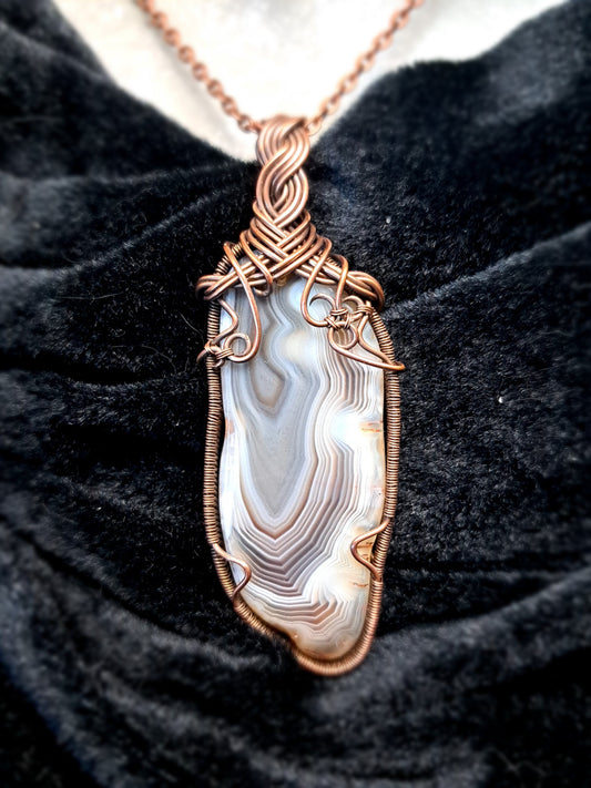 Bänderachatchat Anhänger "Avantgarde in Achat"