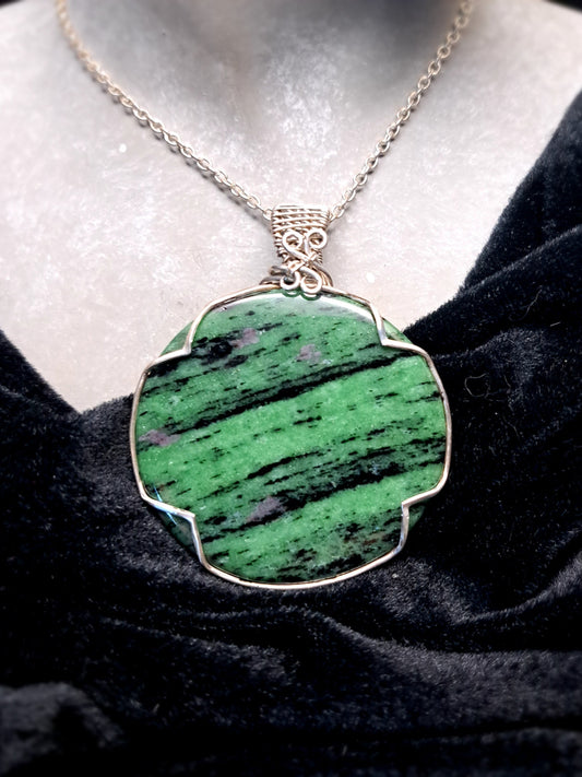 Rubin-Zoisit Anhänger "Rubingrün"