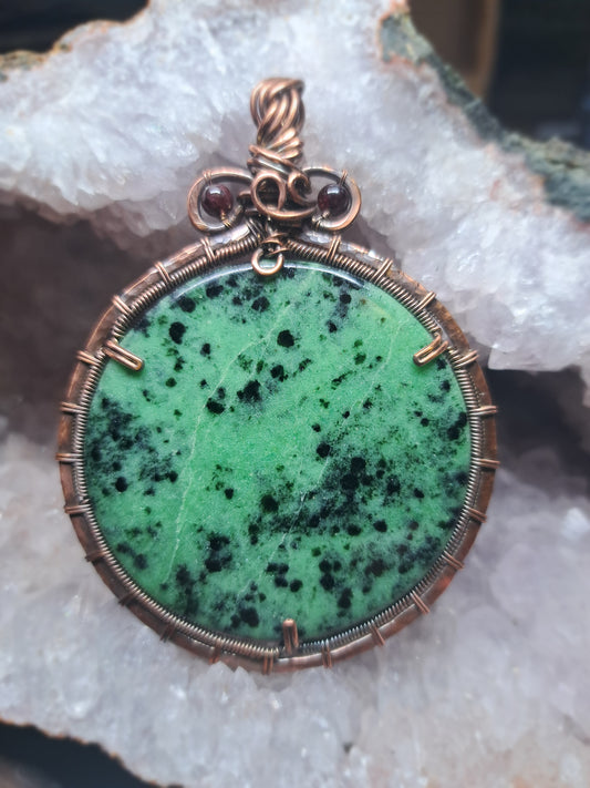 Zoisit & Granat in Kupfer "Segenspfad"