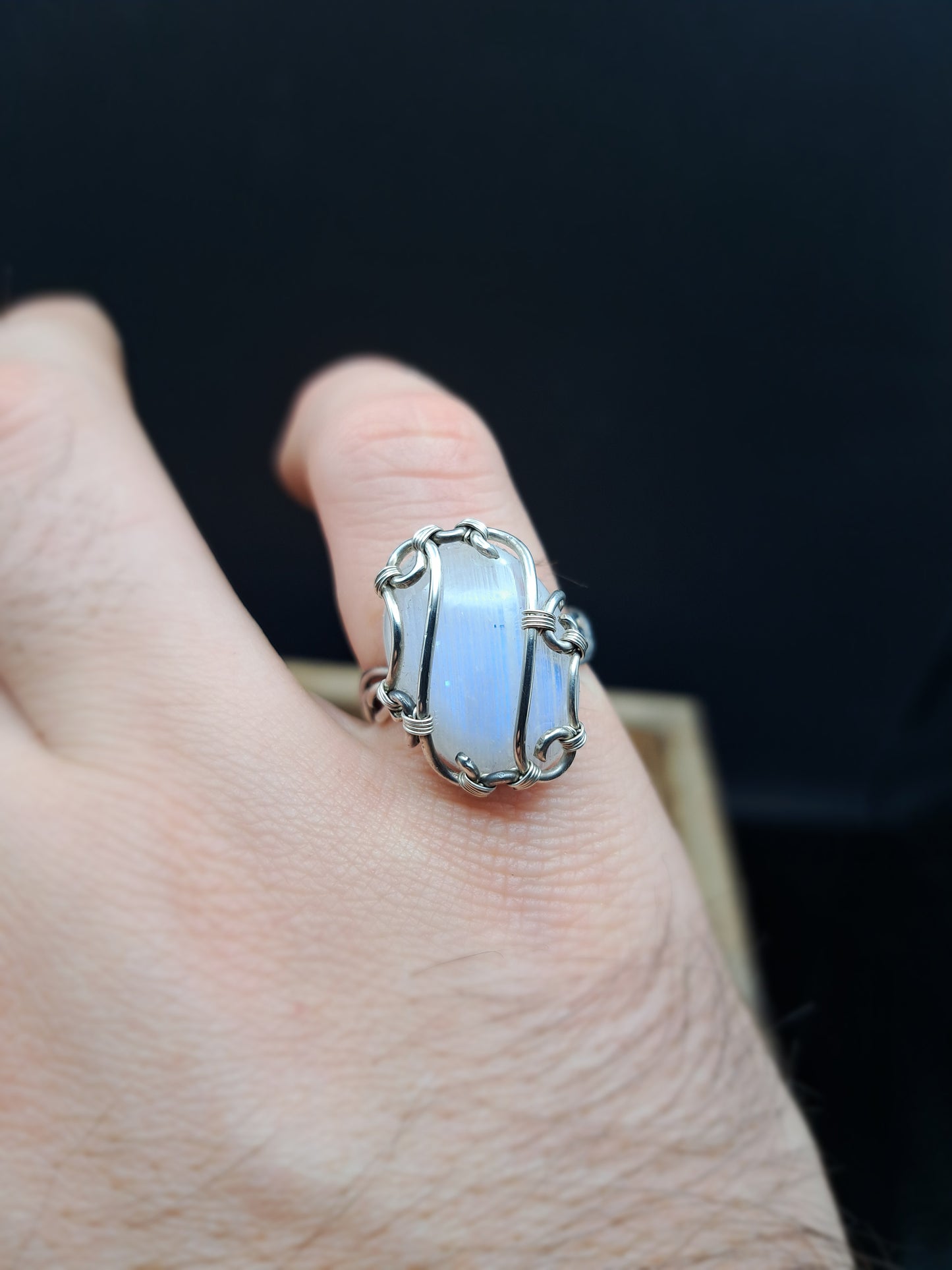 Silberring mit weißem Labradorit "Glühen der Seele"