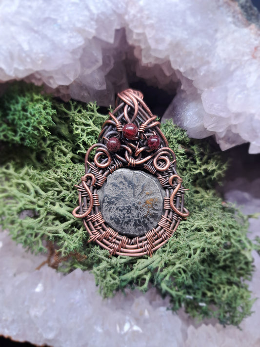 Markasit/Pyrit & Granat in Kupfer "Sonnenfunken"