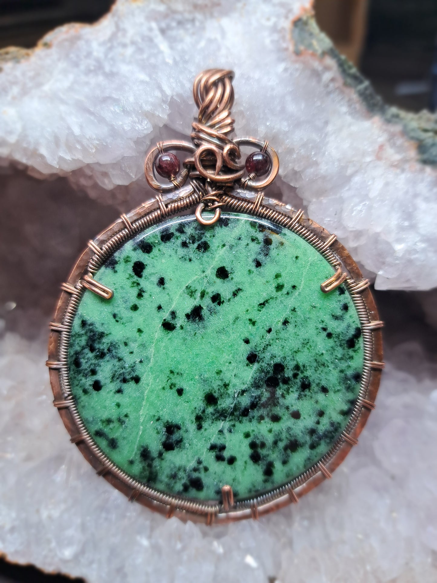 Zoisit & Granat in Kupfer "Segenspfad"