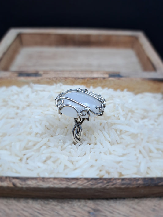 Silberring mit weißem Labradorit "Glühen der Seele"